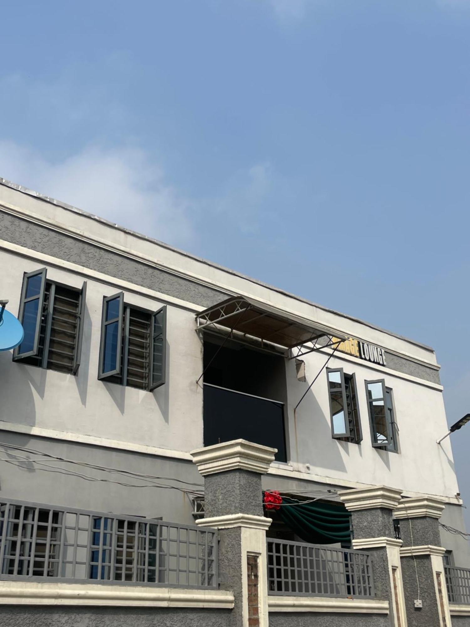 Mirage Lounge Hotel Aja Exterior photo